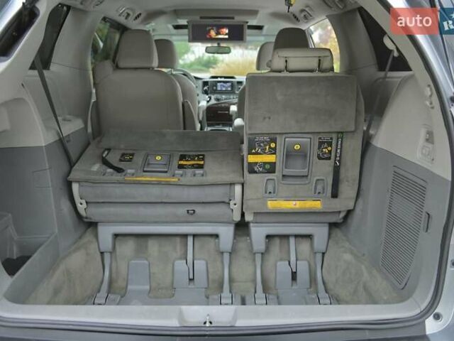Серый Тойота Сиенна, объемом двигателя 3.46 л и пробегом 203 тыс. км за 17999 $, фото 68 на Automoto.ua
