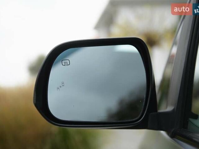 Серый Тойота Сиенна, объемом двигателя 3.46 л и пробегом 203 тыс. км за 17999 $, фото 8 на Automoto.ua