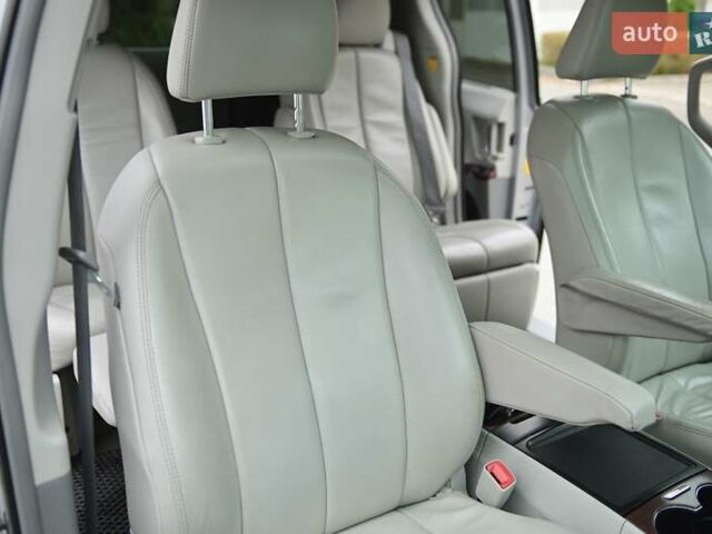 Серый Тойота Сиенна, объемом двигателя 3.46 л и пробегом 203 тыс. км за 17999 $, фото 54 на Automoto.ua