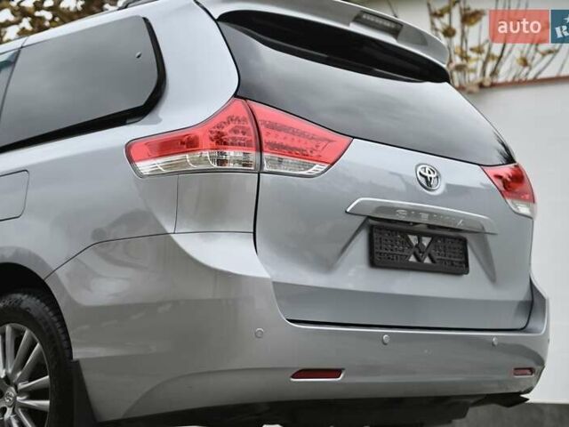 Серый Тойота Сиенна, объемом двигателя 3.46 л и пробегом 203 тыс. км за 17999 $, фото 11 на Automoto.ua