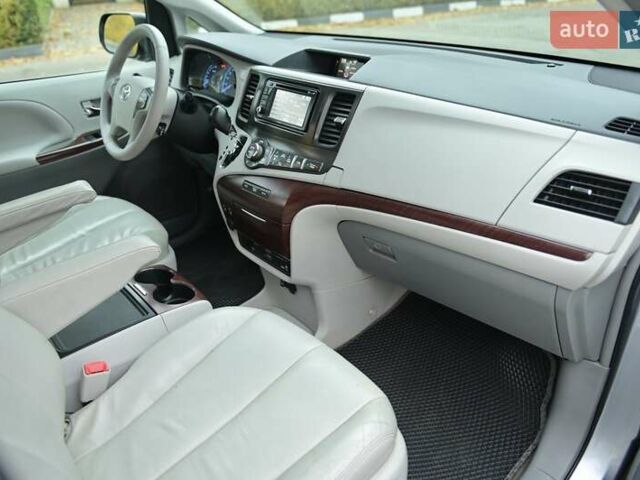 Серый Тойота Сиенна, объемом двигателя 3.46 л и пробегом 203 тыс. км за 17999 $, фото 52 на Automoto.ua