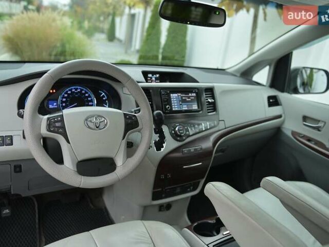 Серый Тойота Сиенна, объемом двигателя 3.46 л и пробегом 203 тыс. км за 17999 $, фото 46 на Automoto.ua