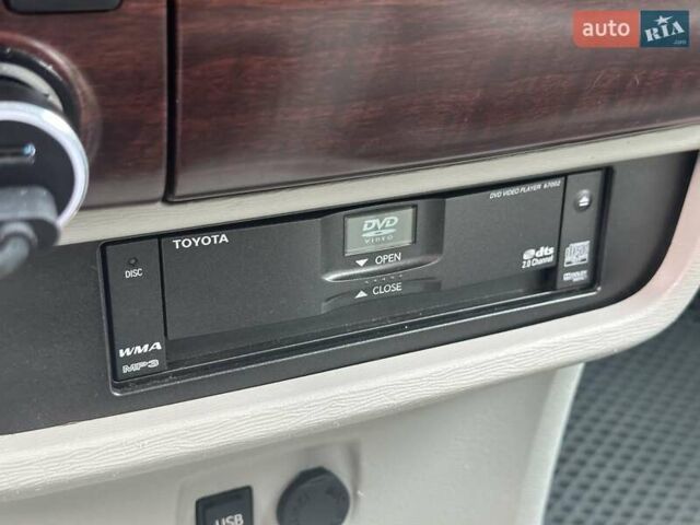 Серый Тойота Сиенна, объемом двигателя 3.5 л и пробегом 280 тыс. км за 15990 $, фото 29 на Automoto.ua