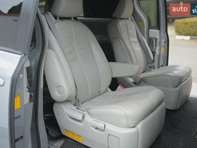 Серый Тойота Сиенна, объемом двигателя 3.46 л и пробегом 203 тыс. км за 17999 $, фото 62 на Automoto.ua