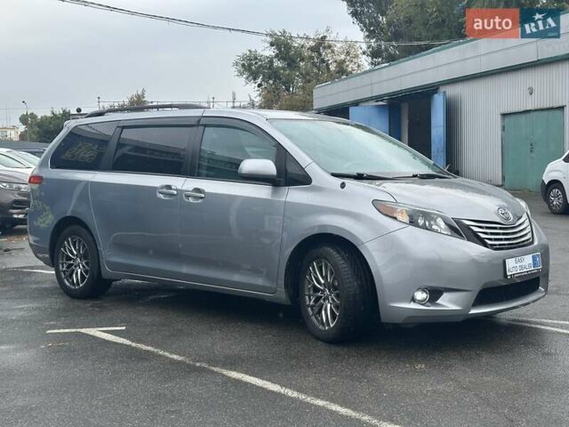Серый Тойота Сиенна, объемом двигателя 3.5 л и пробегом 280 тыс. км за 15990 $, фото 5 на Automoto.ua