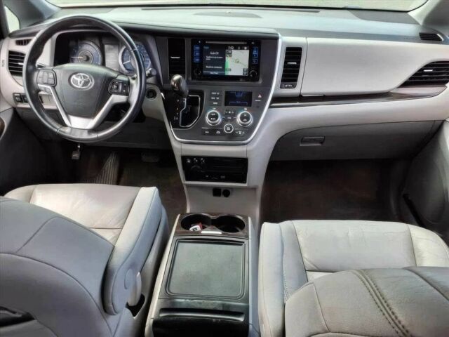 Серый Тойота Сиенна, объемом двигателя 2.7 л и пробегом 70 тыс. км за 4200 $, фото 7 на Automoto.ua