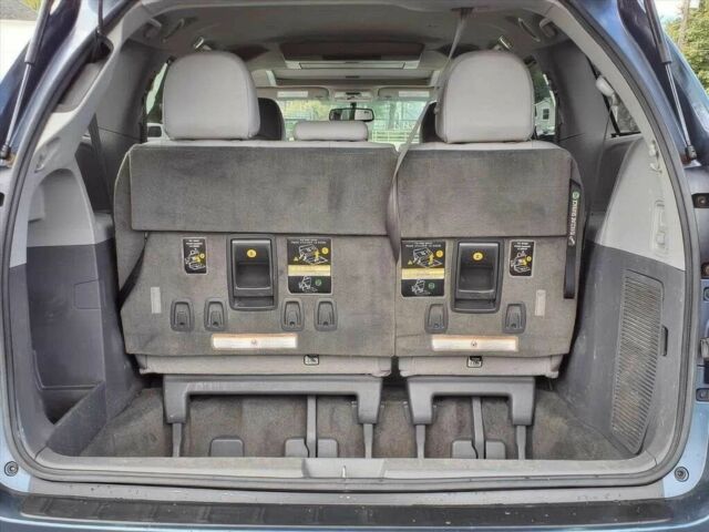 Серый Тойота Сиенна, объемом двигателя 2.7 л и пробегом 70 тыс. км за 4200 $, фото 14 на Automoto.ua