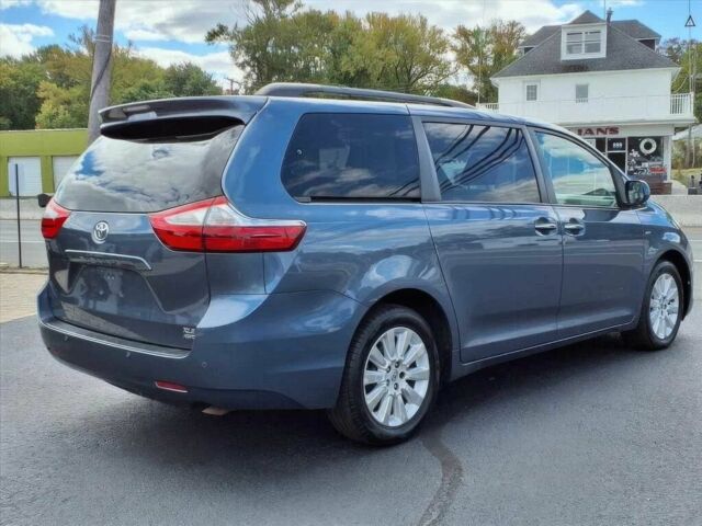 Серый Тойота Сиенна, объемом двигателя 2.7 л и пробегом 70 тыс. км за 4200 $, фото 3 на Automoto.ua