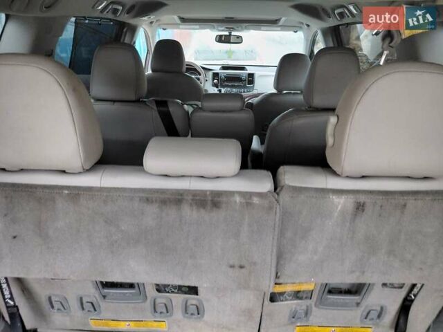 Серый Тойота Сиенна, объемом двигателя 3.46 л и пробегом 127 тыс. км за 15500 $, фото 21 на Automoto.ua