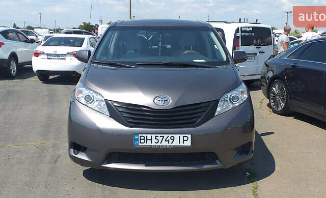 Сірий Тойота Сієнна, об'ємом двигуна 3.5 л та пробігом 178 тис. км за 15500 $, фото 1 на Automoto.ua