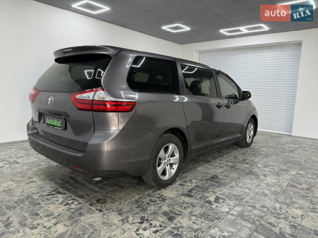 Сірий Тойота Сієнна, об'ємом двигуна 3.46 л та пробігом 170 тис. км за 17300 $, фото 4 на Automoto.ua