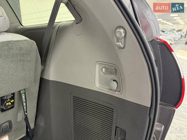 Сірий Тойота Сієнна, об'ємом двигуна 3.46 л та пробігом 170 тис. км за 17300 $, фото 22 на Automoto.ua