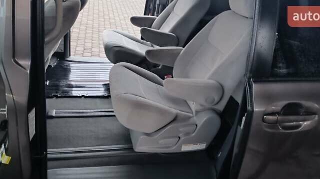 Сірий Тойота Сієнна, об'ємом двигуна 3.46 л та пробігом 120 тис. км за 20500 $, фото 27 на Automoto.ua