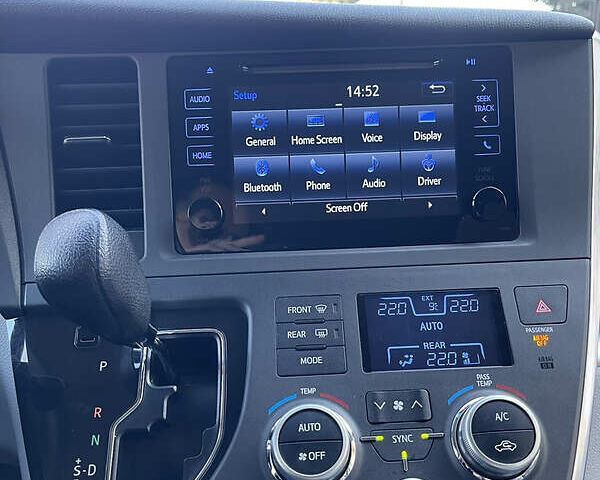 Серый Тойота Сиенна, объемом двигателя 3.5 л и пробегом 217 тыс. км за 20900 $, фото 5 на Automoto.ua