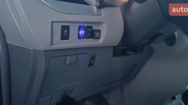 Сірий Тойота Сієнна, об'ємом двигуна 3.46 л та пробігом 120 тис. км за 20500 $, фото 19 на Automoto.ua