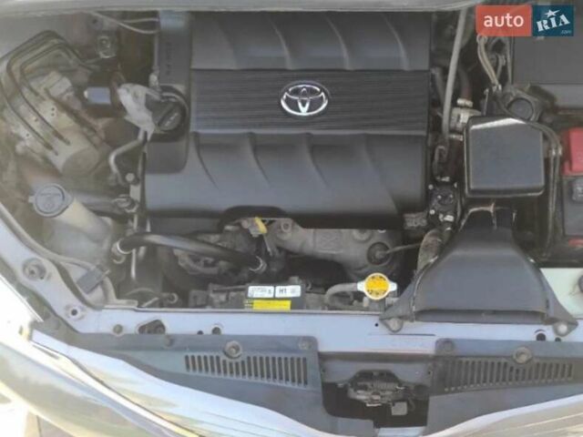 Серый Тойота Сиенна, объемом двигателя 3.46 л и пробегом 170 тыс. км за 16400 $, фото 5 на Automoto.ua