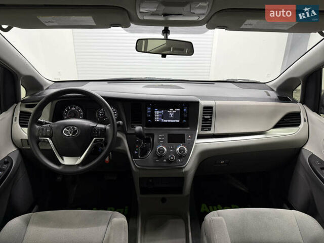 Сірий Тойота Сієнна, об'ємом двигуна 3.46 л та пробігом 170 тис. км за 17300 $, фото 12 на Automoto.ua