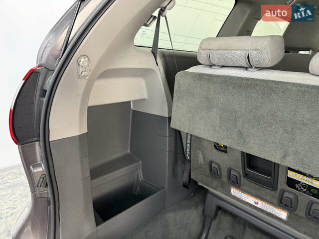 Сірий Тойота Сієнна, об'ємом двигуна 3.46 л та пробігом 170 тис. км за 17300 $, фото 21 на Automoto.ua