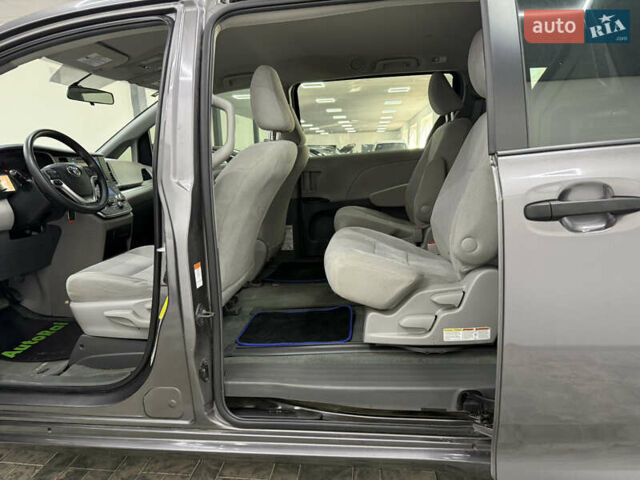 Сірий Тойота Сієнна, об'ємом двигуна 3.46 л та пробігом 170 тис. км за 17300 $, фото 17 на Automoto.ua