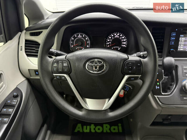 Сірий Тойота Сієнна, об'ємом двигуна 3.46 л та пробігом 170 тис. км за 17300 $, фото 8 на Automoto.ua