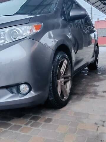 Сірий Тойота Сієнна, об'ємом двигуна 3.46 л та пробігом 120 тис. км за 20500 $, фото 2 на Automoto.ua