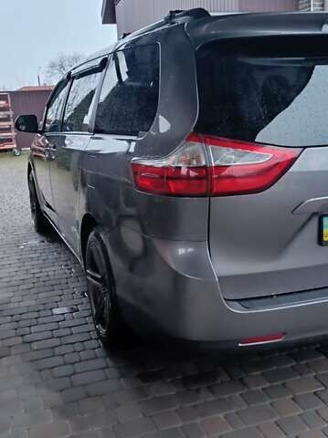 Сірий Тойота Сієнна, об'ємом двигуна 3.46 л та пробігом 120 тис. км за 20500 $, фото 7 на Automoto.ua