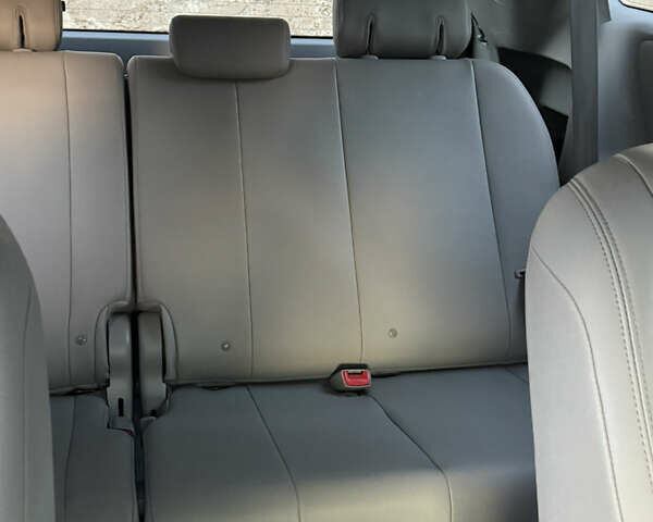 Серый Тойота Сиенна, объемом двигателя 3.46 л и пробегом 150 тыс. км за 21212 $, фото 31 на Automoto.ua