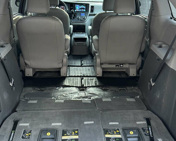 Серый Тойота Сиенна, объемом двигателя 3.46 л и пробегом 150 тыс. км за 21212 $, фото 38 на Automoto.ua