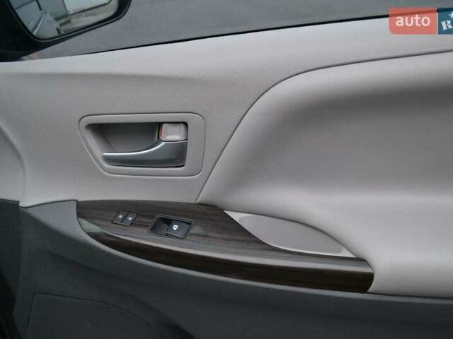 Серый Тойота Сиенна, объемом двигателя 3.5 л и пробегом 167 тыс. км за 20600 $, фото 21 на Automoto.ua