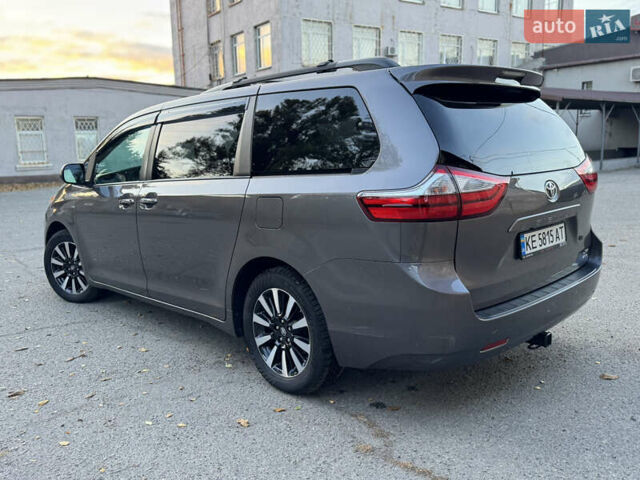 Серый Тойота Сиенна, объемом двигателя 3.46 л и пробегом 150 тыс. км за 21212 $, фото 5 на Automoto.ua