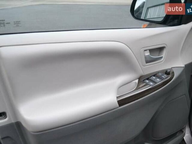 Серый Тойота Сиенна, объемом двигателя 3.5 л и пробегом 167 тыс. км за 20600 $, фото 36 на Automoto.ua