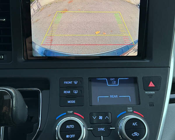 Серый Тойота Сиенна, объемом двигателя 3.46 л и пробегом 150 тыс. км за 21212 $, фото 48 на Automoto.ua