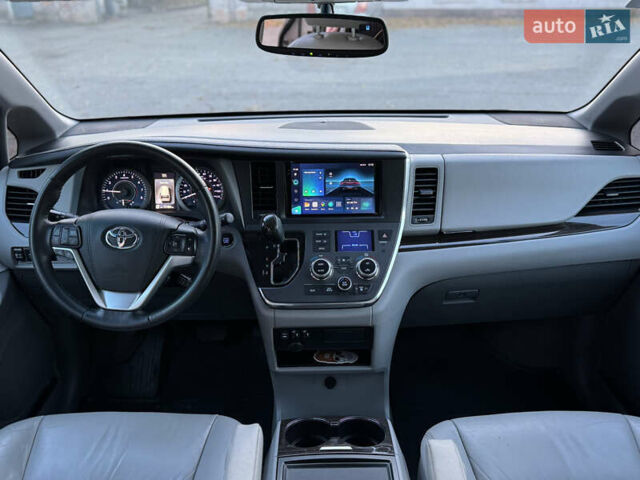 Серый Тойота Сиенна, объемом двигателя 3.46 л и пробегом 150 тыс. км за 21212 $, фото 11 на Automoto.ua