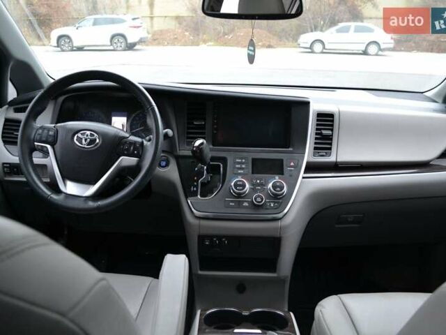 Серый Тойота Сиенна, объемом двигателя 3.5 л и пробегом 167 тыс. км за 20600 $, фото 34 на Automoto.ua