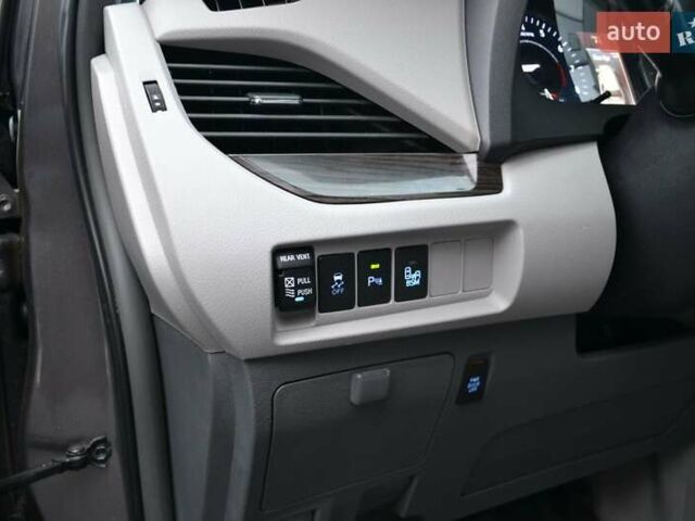 Серый Тойота Сиенна, объемом двигателя 3.5 л и пробегом 167 тыс. км за 20600 $, фото 42 на Automoto.ua