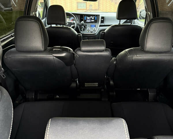 Сірий Тойота Сієнна, об'ємом двигуна 3.5 л та пробігом 75 тис. км за 22500 $, фото 16 на Automoto.ua