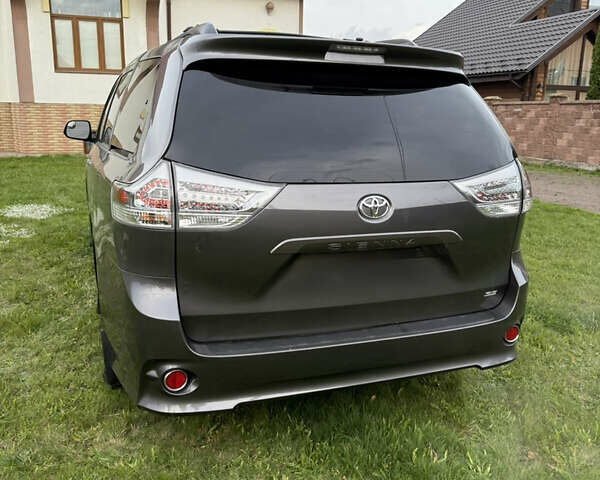 Сірий Тойота Сієнна, об'ємом двигуна 3.5 л та пробігом 75 тис. км за 22500 $, фото 6 на Automoto.ua