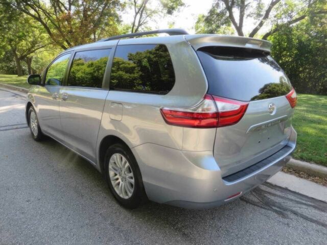 Серый Тойота Сиенна, объемом двигателя 3.5 л и пробегом 62 тыс. км за 15000 $, фото 5 на Automoto.ua