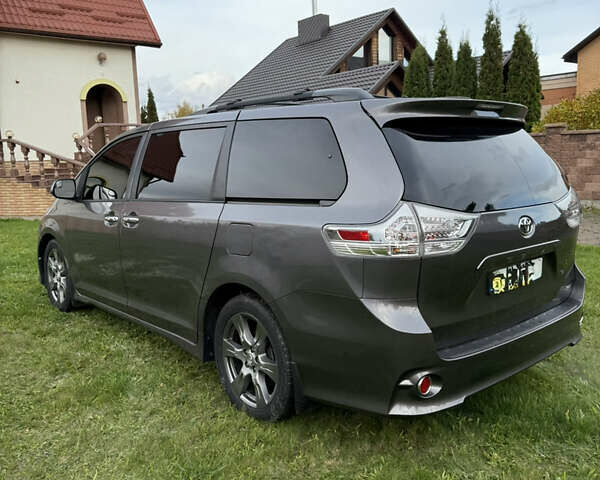 Сірий Тойота Сієнна, об'ємом двигуна 3.5 л та пробігом 75 тис. км за 22500 $, фото 5 на Automoto.ua