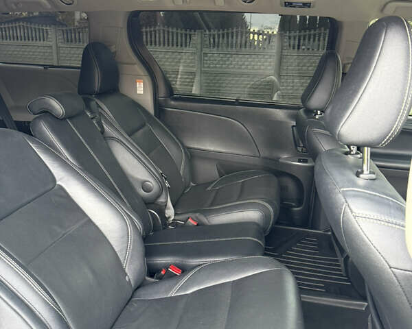 Сірий Тойота Сієнна, об'ємом двигуна 3.5 л та пробігом 75 тис. км за 22500 $, фото 9 на Automoto.ua