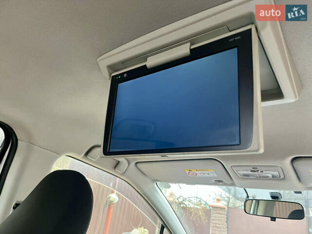 Серый Тойота Сиенна, объемом двигателя 1.5 л и пробегом 57 тыс. км за 13500 $, фото 144 на Automoto.ua