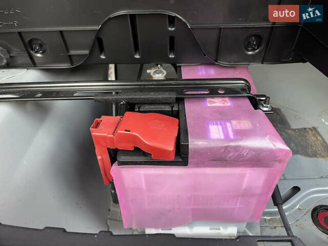 Серый Тойота Сиенна, объемом двигателя 1.5 л и пробегом 57 тыс. км за 13500 $, фото 44 на Automoto.ua