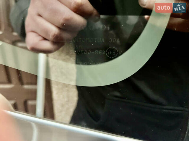 Серый Тойота Сиенна, объемом двигателя 1.5 л и пробегом 57 тыс. км за 13500 $, фото 164 на Automoto.ua