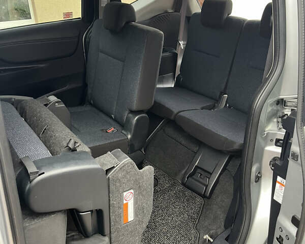 Серый Тойота Сиенна, объемом двигателя 1.5 л и пробегом 57 тыс. км за 13500 $, фото 109 на Automoto.ua