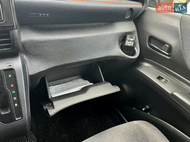 Серый Тойота Сиенна, объемом двигателя 1.5 л и пробегом 57 тыс. км за 13500 $, фото 98 на Automoto.ua