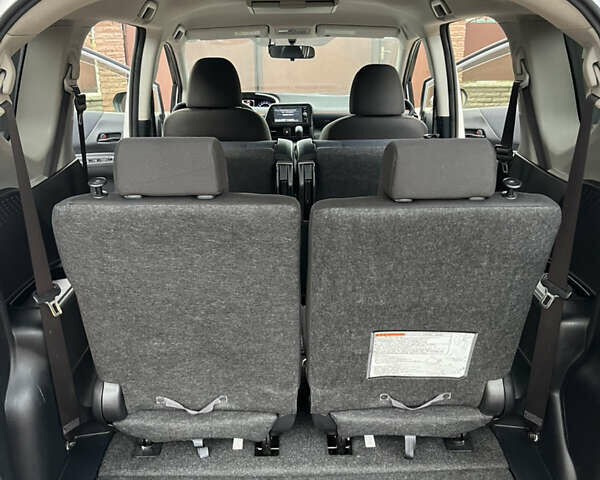 Серый Тойота Сиенна, объемом двигателя 1.5 л и пробегом 57 тыс. км за 13500 $, фото 116 на Automoto.ua