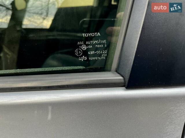 Серый Тойота Сиенна, объемом двигателя 1.5 л и пробегом 57 тыс. км за 13500 $, фото 159 на Automoto.ua