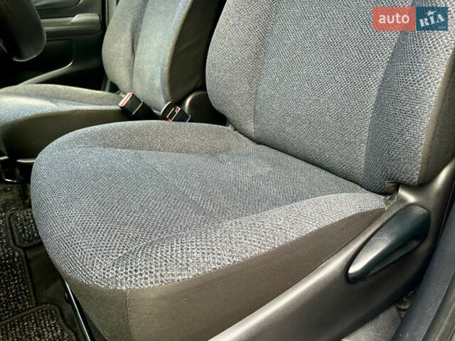 Серый Тойота Сиенна, объемом двигателя 1.5 л и пробегом 57 тыс. км за 13500 $, фото 78 на Automoto.ua