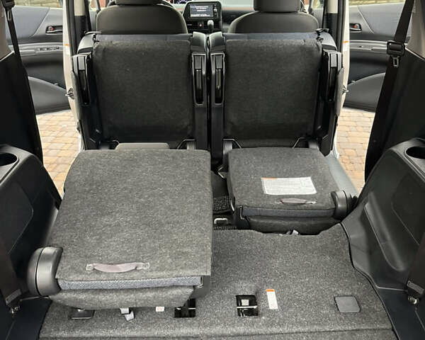 Серый Тойота Сиенна, объемом двигателя 1.5 л и пробегом 57 тыс. км за 13500 $, фото 119 на Automoto.ua