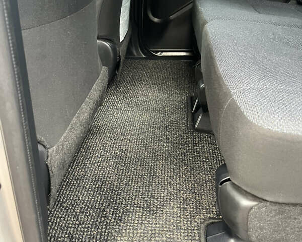 Серый Тойота Сиенна, объемом двигателя 1.5 л и пробегом 57 тыс. км за 13500 $, фото 103 на Automoto.ua